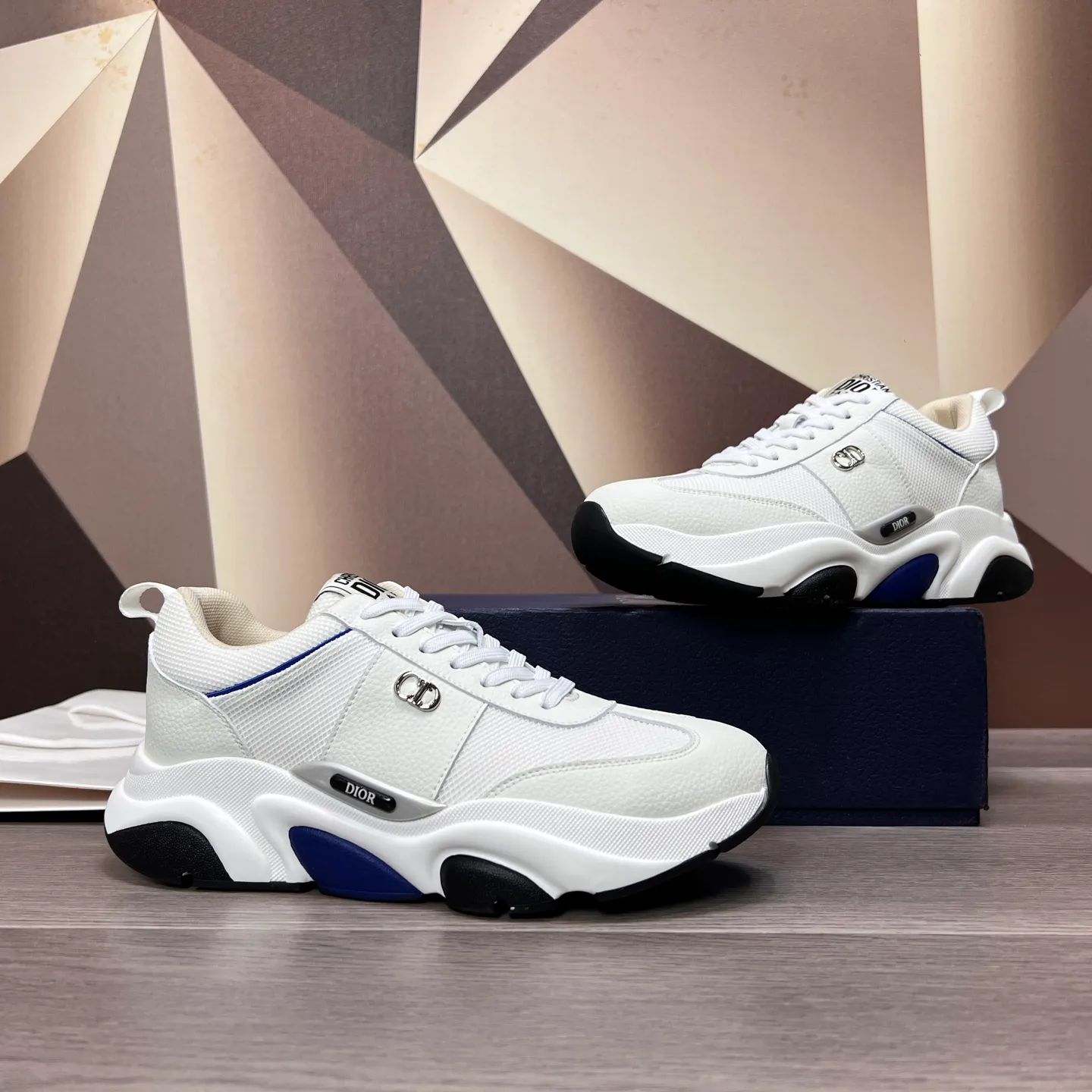Factory price: 438💰Original Dior quality.~ Unique modern style sneakers. 🏃A must-have casual shoe for trendy men😍😍 Imported cowhide fabric, sheepskin foot pads (refuse to discolor and grind feet) soles: Original soles specially provided by the original factory, French lazy style design ⚠️Fit to the feet, original quality, super comfortable original soles. It’s like shooting the real thing🎬The real thing is better, high-quality sneakers, men’s shoe size: 38-44, (45 can be customized)